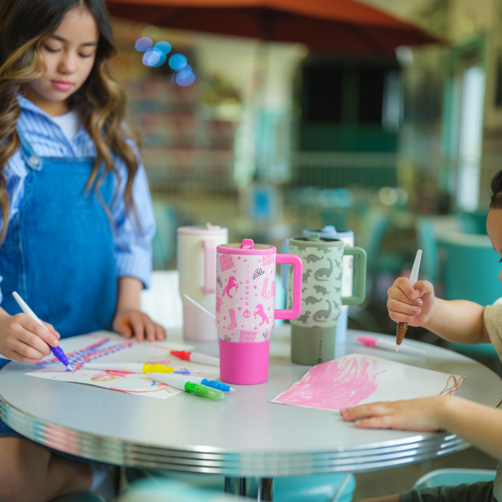 Children Drawing with HydroJug Travelers 20oz on Table